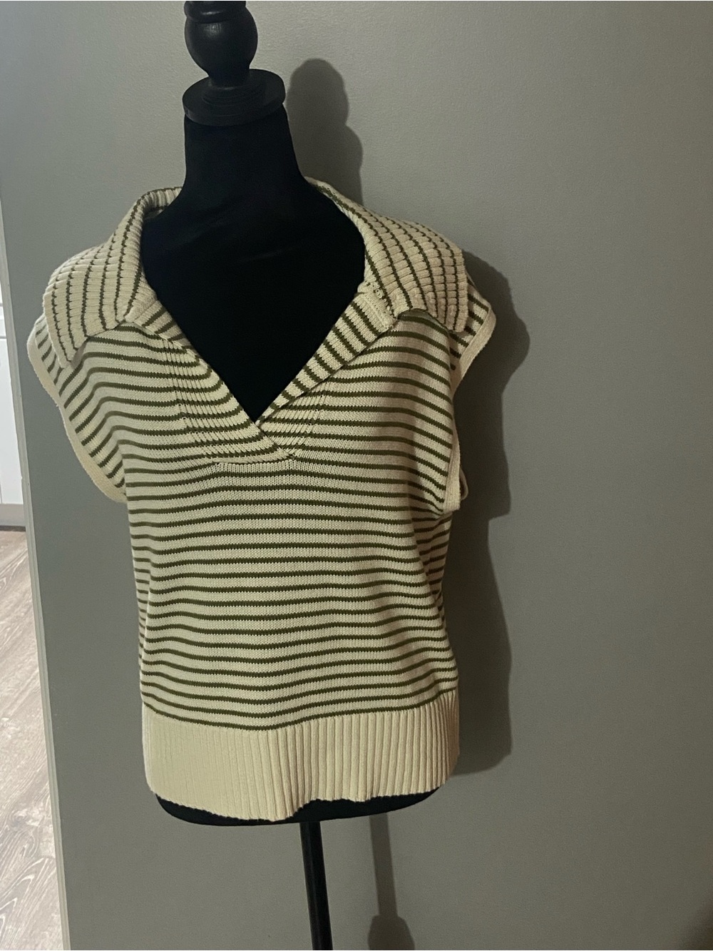 Elie Tahari Cream & Olive Striped Knit Vest tank